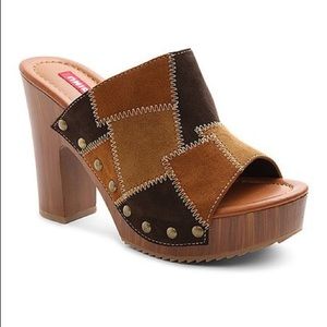 Adorable Hippie 90s Style Union Bay Mules Size 8!